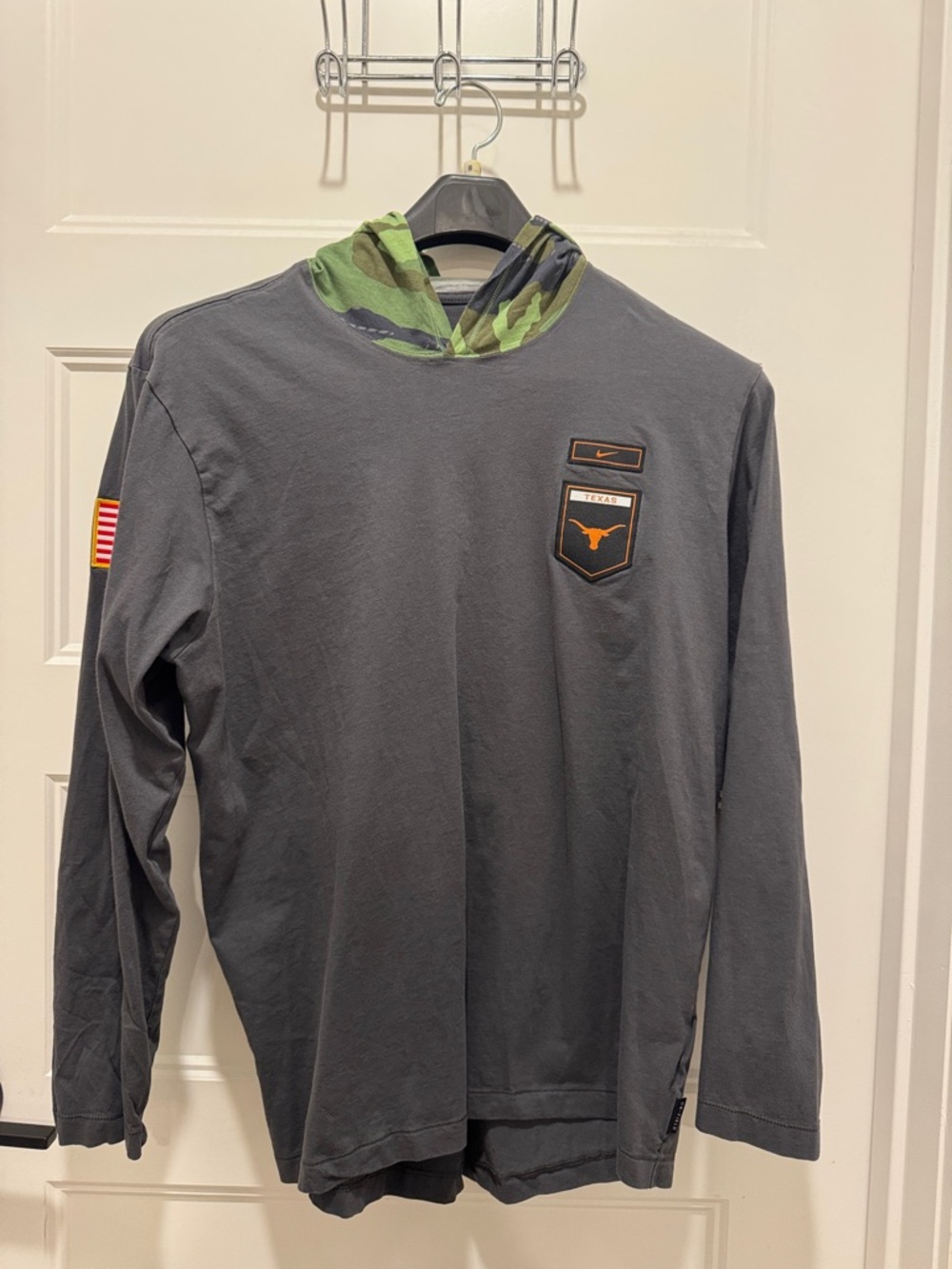 Team Issues Texas Longhorns Nike Men's Charcoal Hooded Tee with Green Camo Hood